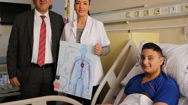 Yatalak kalmaktan özel ameliyatla kurtuldu