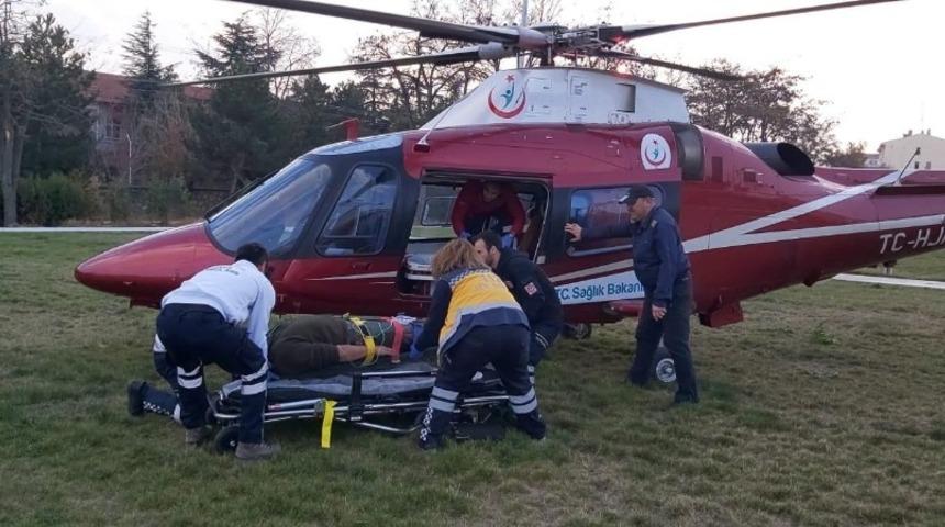 Yaralı vatandaşı yaşatmak i&ccedil;in saniyelerle yarıştılar
