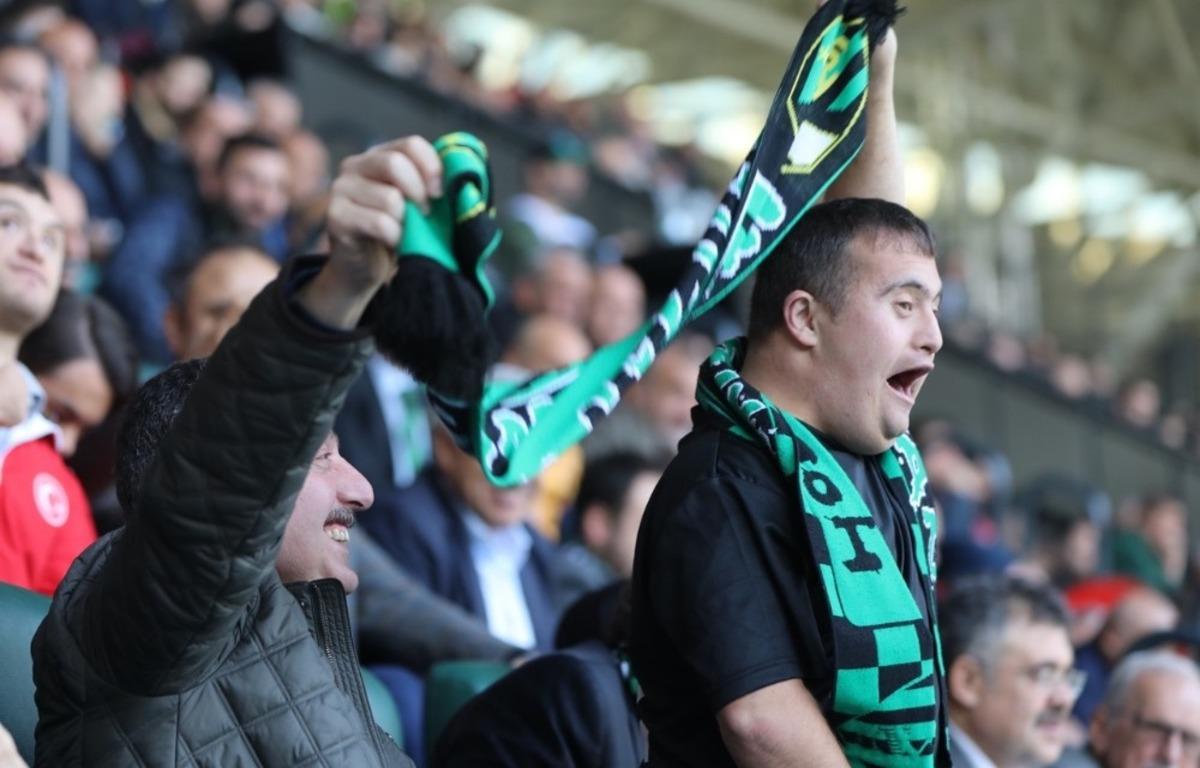 Down Sendromlular Futsal Milli Takımı&rsquo;ndan Kocaelispor&rsquo;a b&uuml;y&uuml;k ilgi