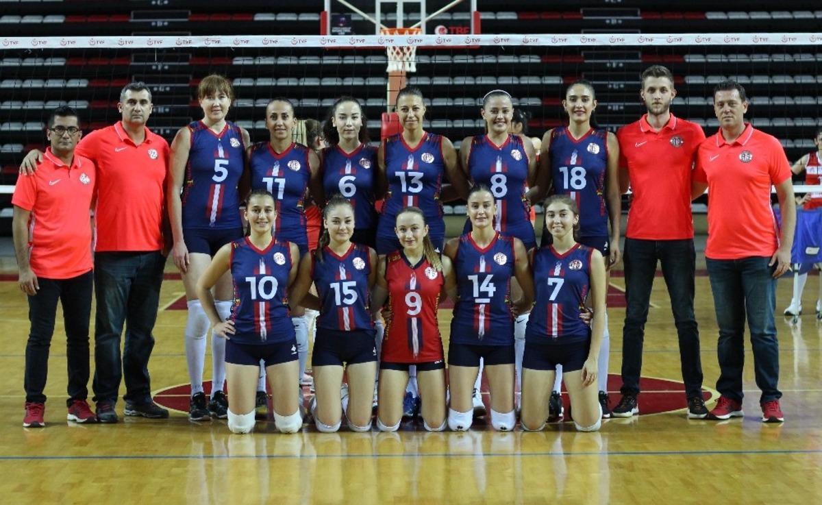 Filenin Akrepleri PTT&rsquo;yi 3-0 yendi