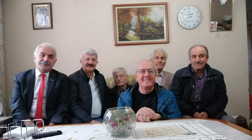 Emekli öğretmenleri evlerinde ziyaret ettiler