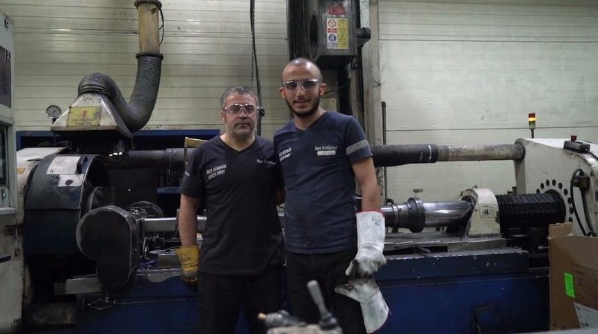 Metal işçilerinden ustalarına saygı duruşu