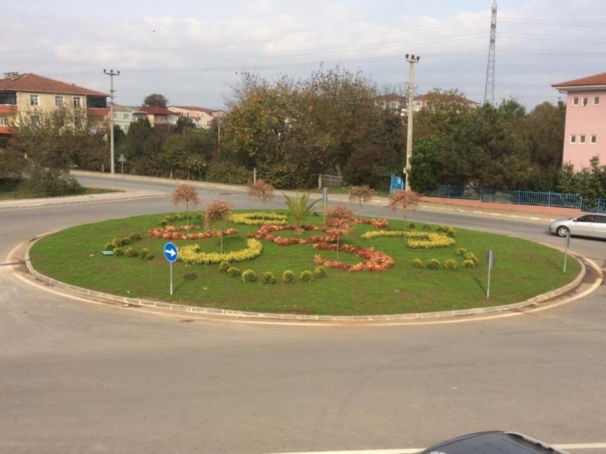 Kocaeli&rsquo;nin kavşakları modern g&ouml;r&uuml;n&uuml;me kavuşuyor