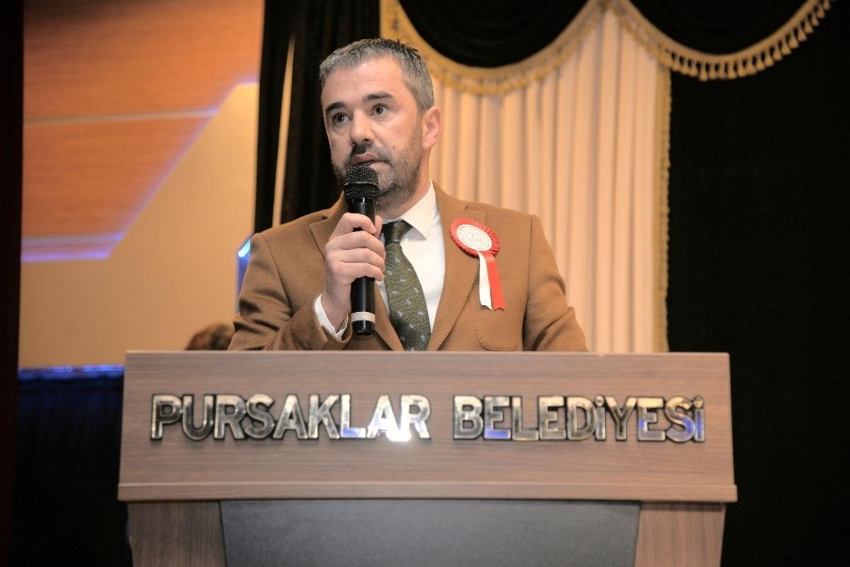 Başkan &Ccedil;etin, &Ouml;ğretmenler G&uuml;n&uuml;&rsquo;n&uuml; kutladı