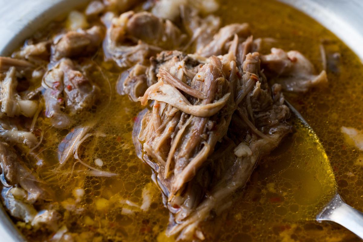 Beyran &ccedil;orbası nasıl yapılır?  Beyran &ccedil;orbası ve pa&ccedil;a eklem ağrılarına ve gribe karşı birebir