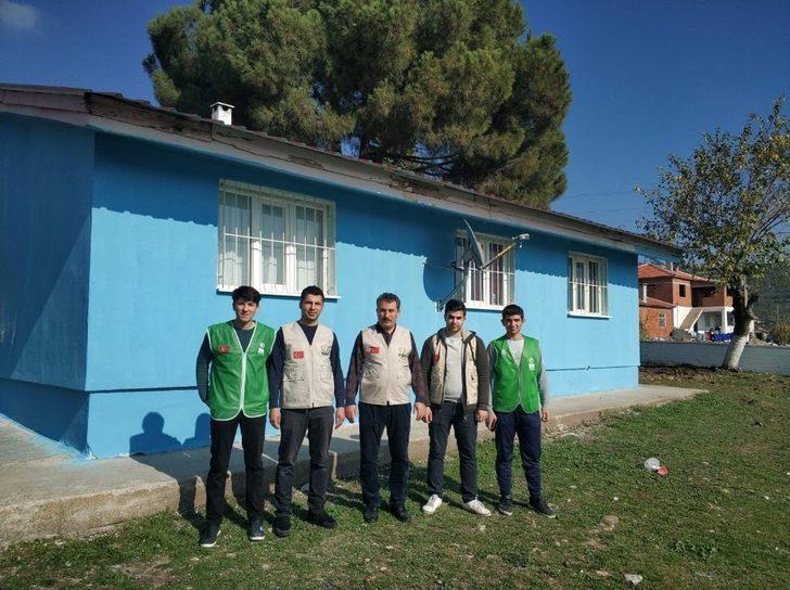 Öğretmenler Gününde köy okulunu boyadılar G2