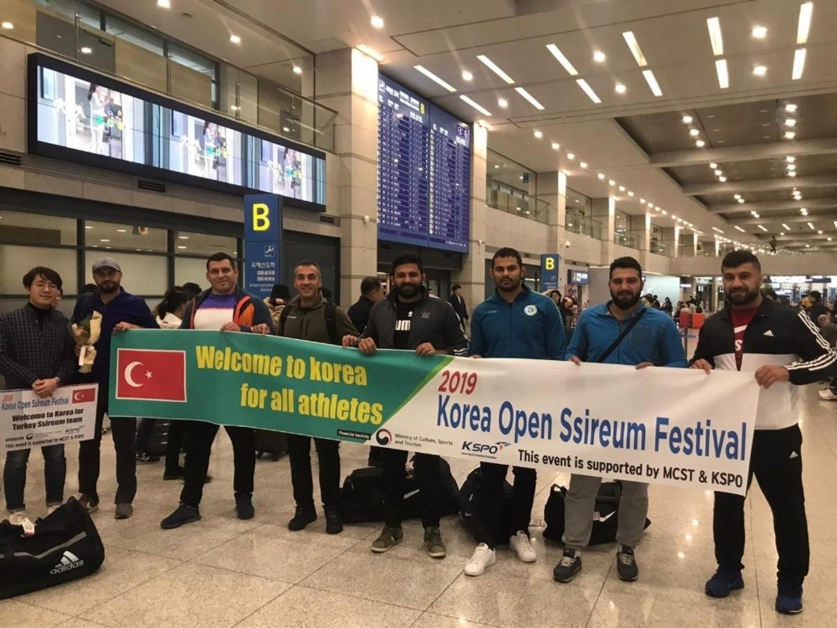 ER-G&Uuml;R-DER D&uuml;nya&rsquo;ya a&ccedil;ılıyor