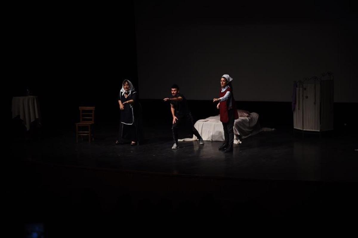 F&uuml;sun Demirel&rsquo;den "Aşk Dersleri"