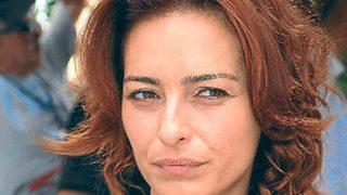 Hem oynadı, hem söyledi