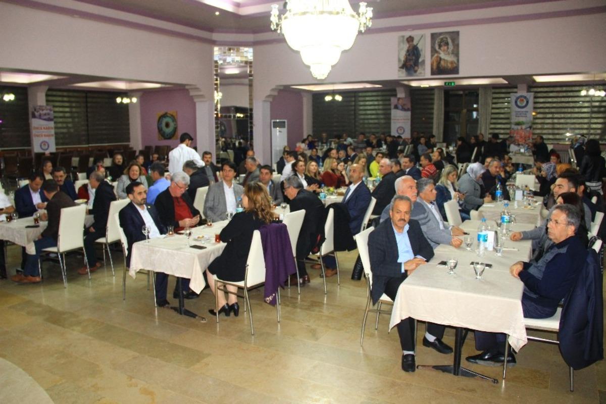 Eğitim Bir-Sen Başkanı U&ccedil;ak, &ldquo;Eğitim bir b&uuml;t&uuml;nd&uuml;r&rdquo;