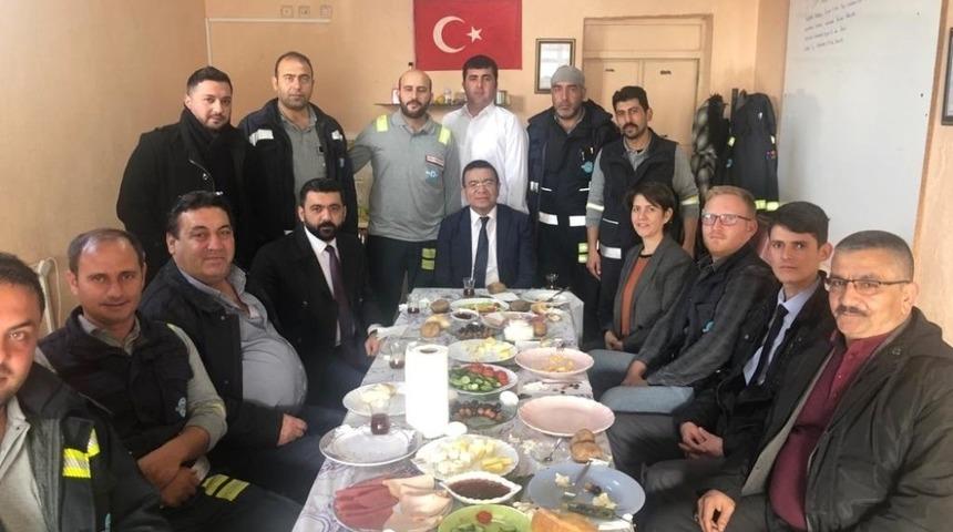 Uçmazbaş, Kadınhanı’nda arıza bakım çalışanlarıyla buluştu