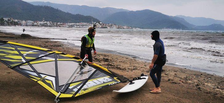 Muğla'yı fırtına vurdu! Şiddetli geldi, hayat kabusa döndü G2