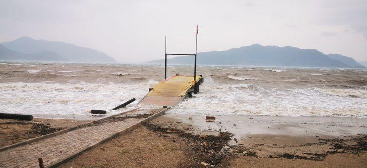 Muğla'yı fırtına vurdu! Şiddetli geldi, hayat kabusa döndü G4