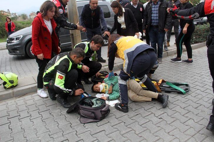 Otomobil yaya geçidinde öğrenciye çarptı G1