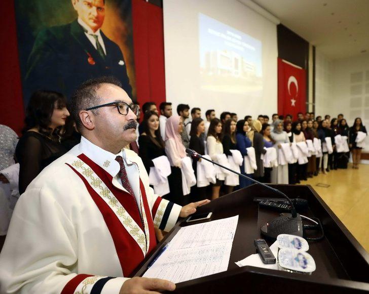 Dünya Diş Hekimleri Günü’nde beyaz önlük giydiler G3