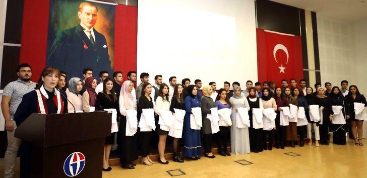 Dünya Diş Hekimleri Günü’nde beyaz önlük giydiler G5