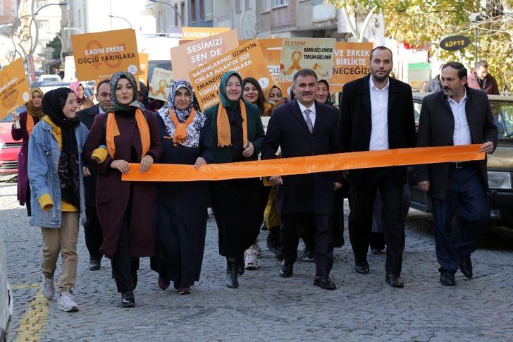 Gümüşhane’de kadına yönelik şiddetle mücadele için yürüdüler G1