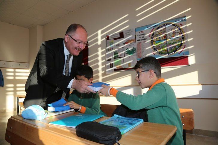 Türkçe’nin doğru konuşulması için sözlük seferberliği G3