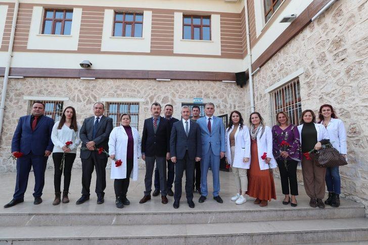 Başkan Mehmet Tahmazoğlu öğretmenleri ziyaret etti G3