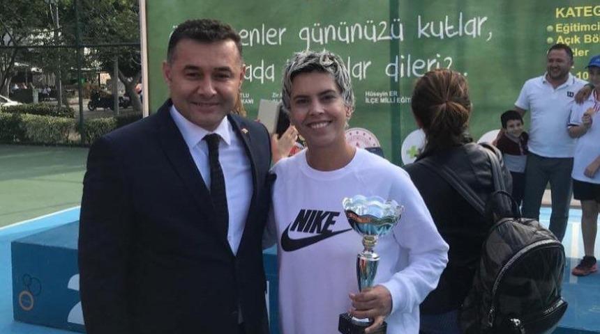 &Ouml;ğretmenler g&uuml;n&uuml;nde şampiyon oldu