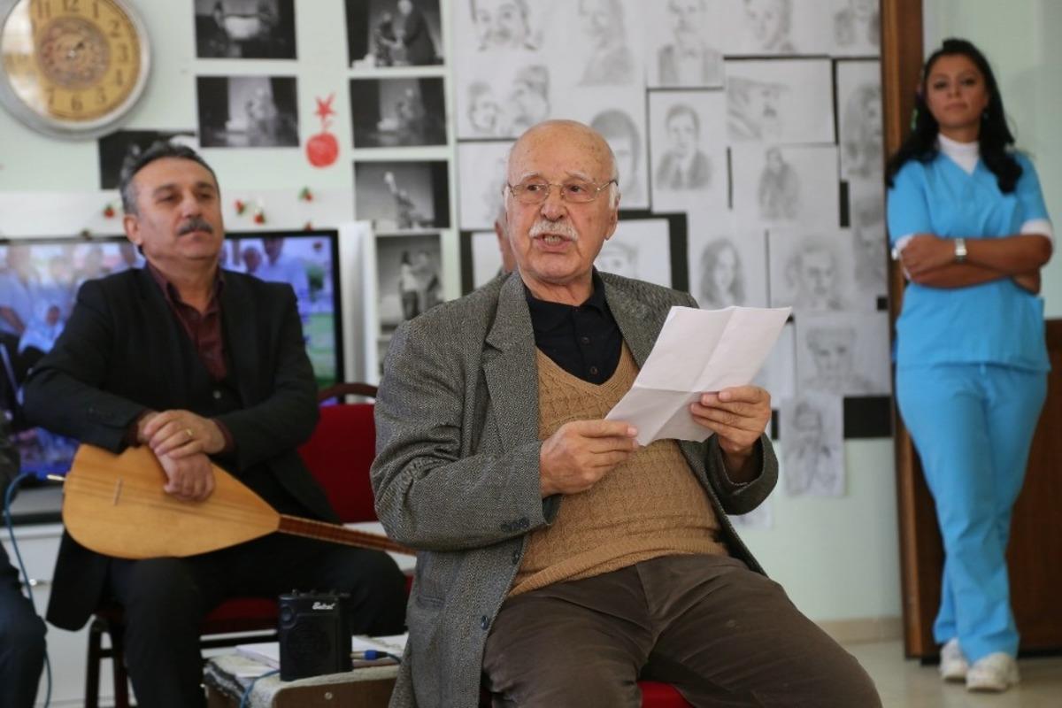 Koca &ccedil;ınarlar &ouml;ğretmenleri unutmadı