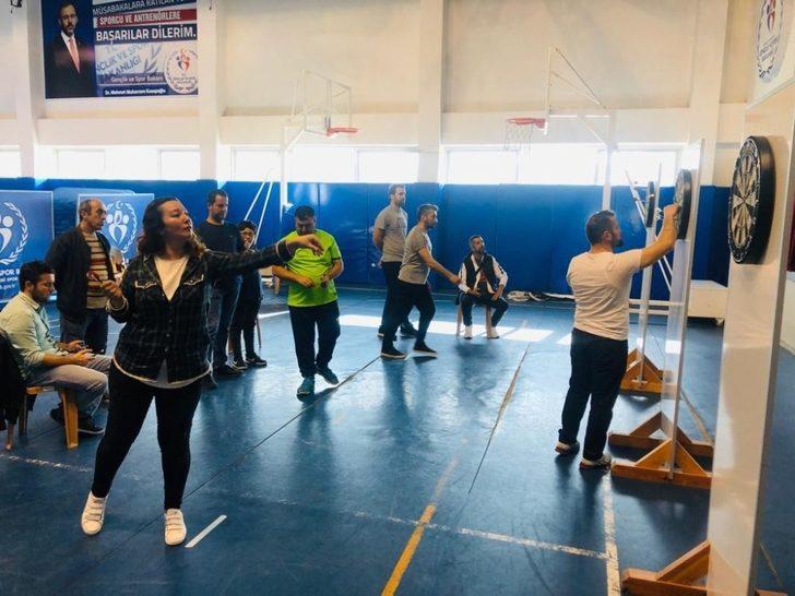 Öğretmenler dartta hünerlerini sergiledi G3