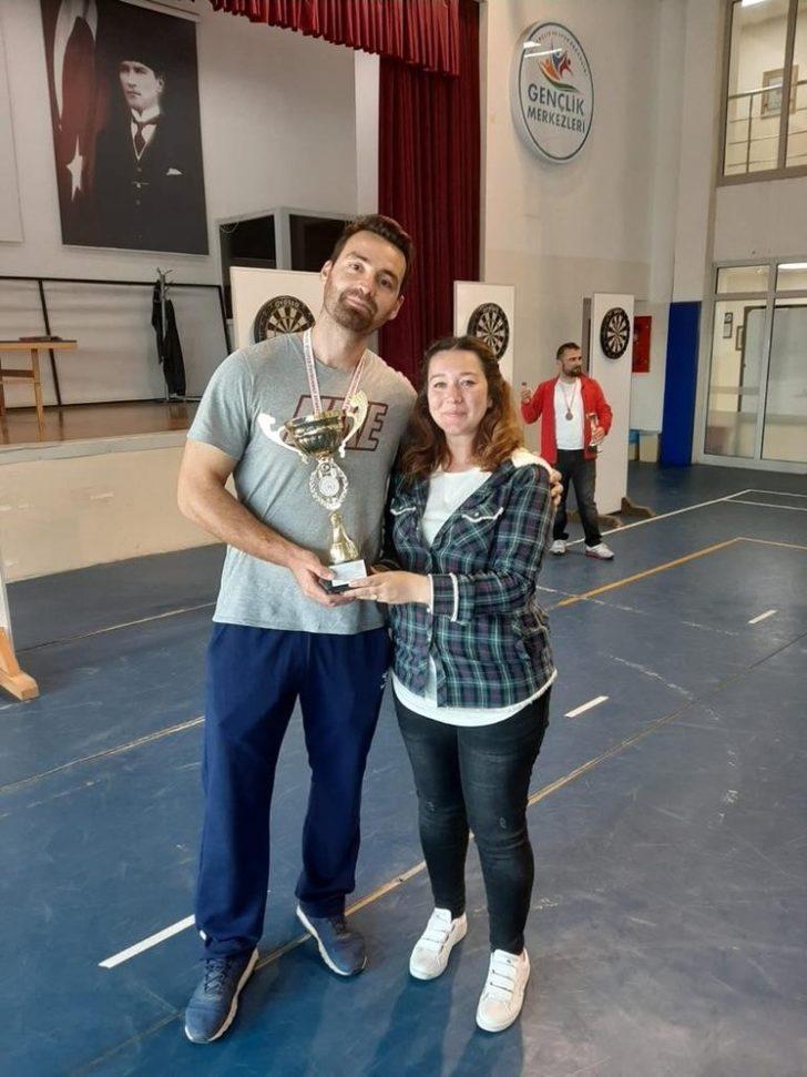 Öğretmenler dartta hünerlerini sergiledi G5