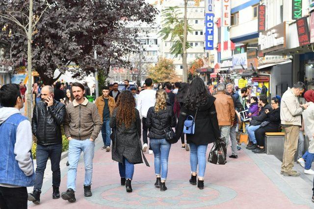 Büyükşehir’den maddi durumu iyi olmayan öğrenciler için burs projesi