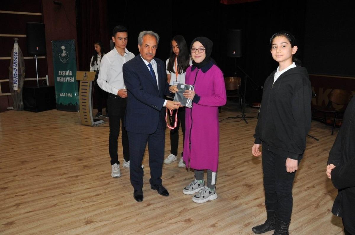 Başkan Akkaya&rsquo;dan &ouml;ğretmenlere hediye