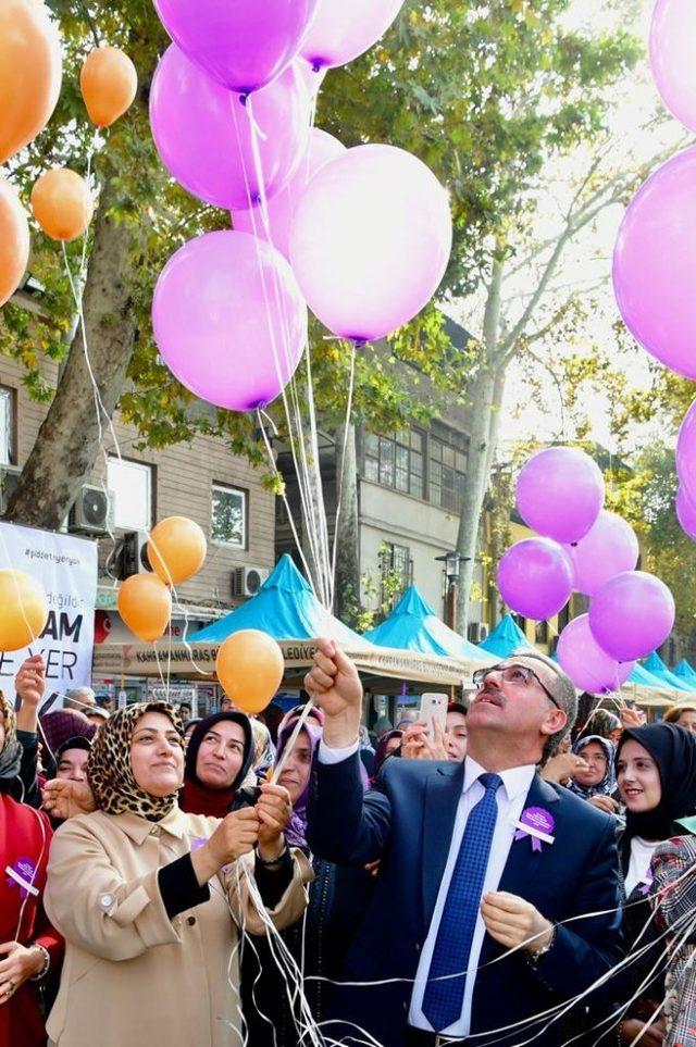 Kadına yönelik şiddete dikkat çekmek için gökyüzüne balon bıraktılar