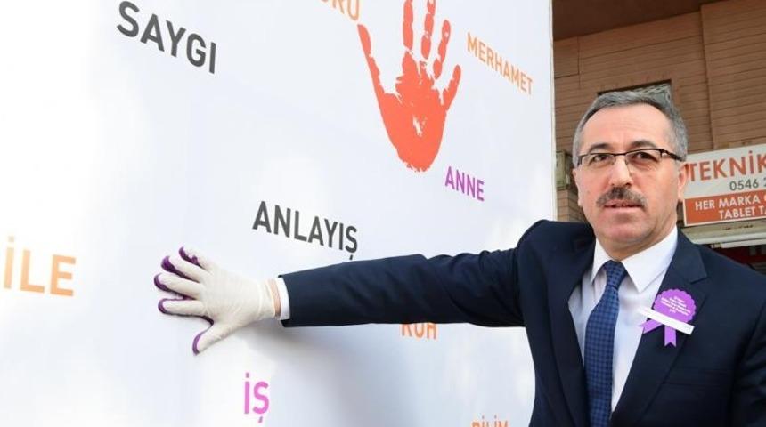 Kadına y&ouml;nelik şiddete dikkat &ccedil;ekmek i&ccedil;in g&ouml;ky&uuml;z&uuml;ne balon bıraktılar