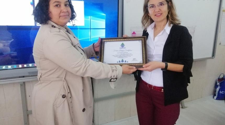 Velilerden Nuray &ouml;ğretmene anlamlı hediye