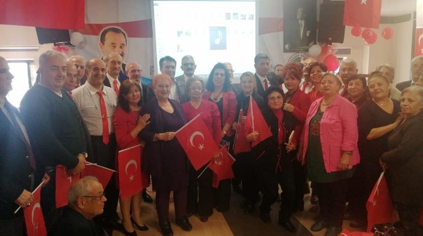 Atat&uuml;rk Emekliler Konağı &uuml;yeleri 24 Kasım&rsquo;ı coşkuyla kutladı