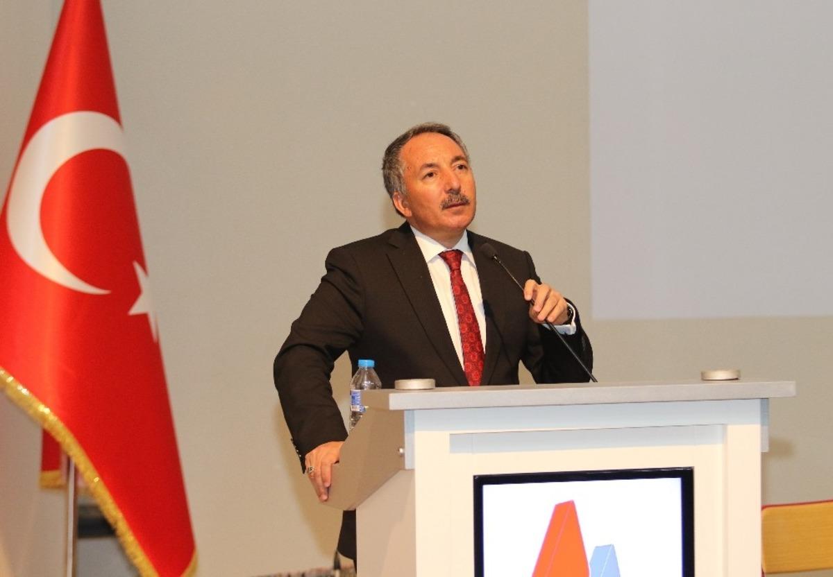 Aİ&Ccedil;&Uuml; Rekt&ouml;r&uuml; Prof. Dr. Karabulut: &ldquo;&Ouml;ğretmen, temiz ruhlara şekil veren sanatkardır&rdquo;