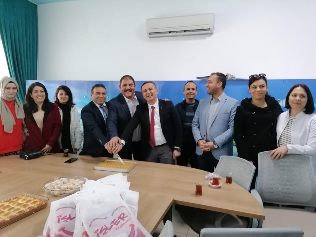 &Ouml;ğretmenlere 190 tepsi baklava