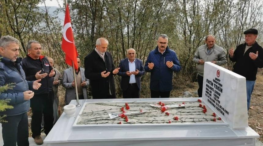 Ahlatcı&rsquo;dan şehit &ouml;ğretmen Fatih Tekin&rsquo;in kabrini ziyaret etti