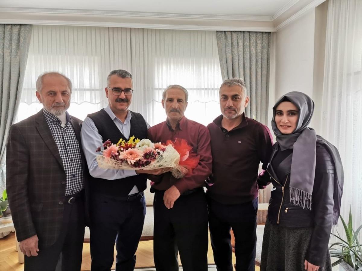 Başkan Ahlatcı, &ouml;ğretmenlerini unutmadı