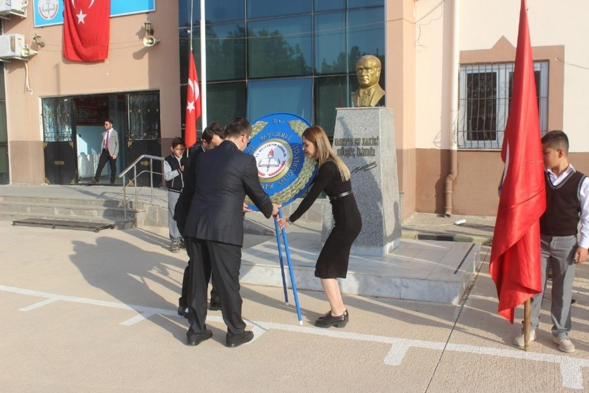 Yavuzeli&rsquo;de 24 Kasım &Ouml;ğretmenler G&uuml;n&uuml; kutlandı