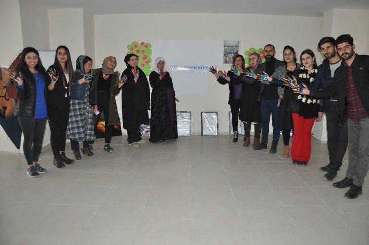 Yüksekova’da ‘şiddete hayır’ etkinliği G1