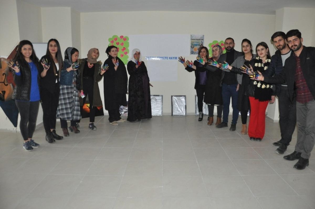 Y&uuml;ksekova&rsquo;da &lsquo;şiddete hayır&rsquo; etkinliği