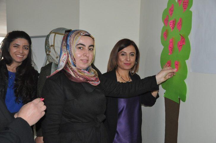 Yüksekova’da ‘şiddete hayır’ etkinliği G5