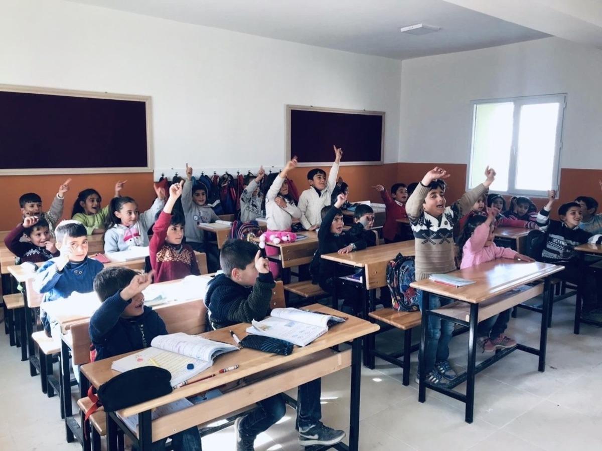 Vanlı iş adamı Kandaşoğlu&rsquo;ndan eğitime anlamlı destek