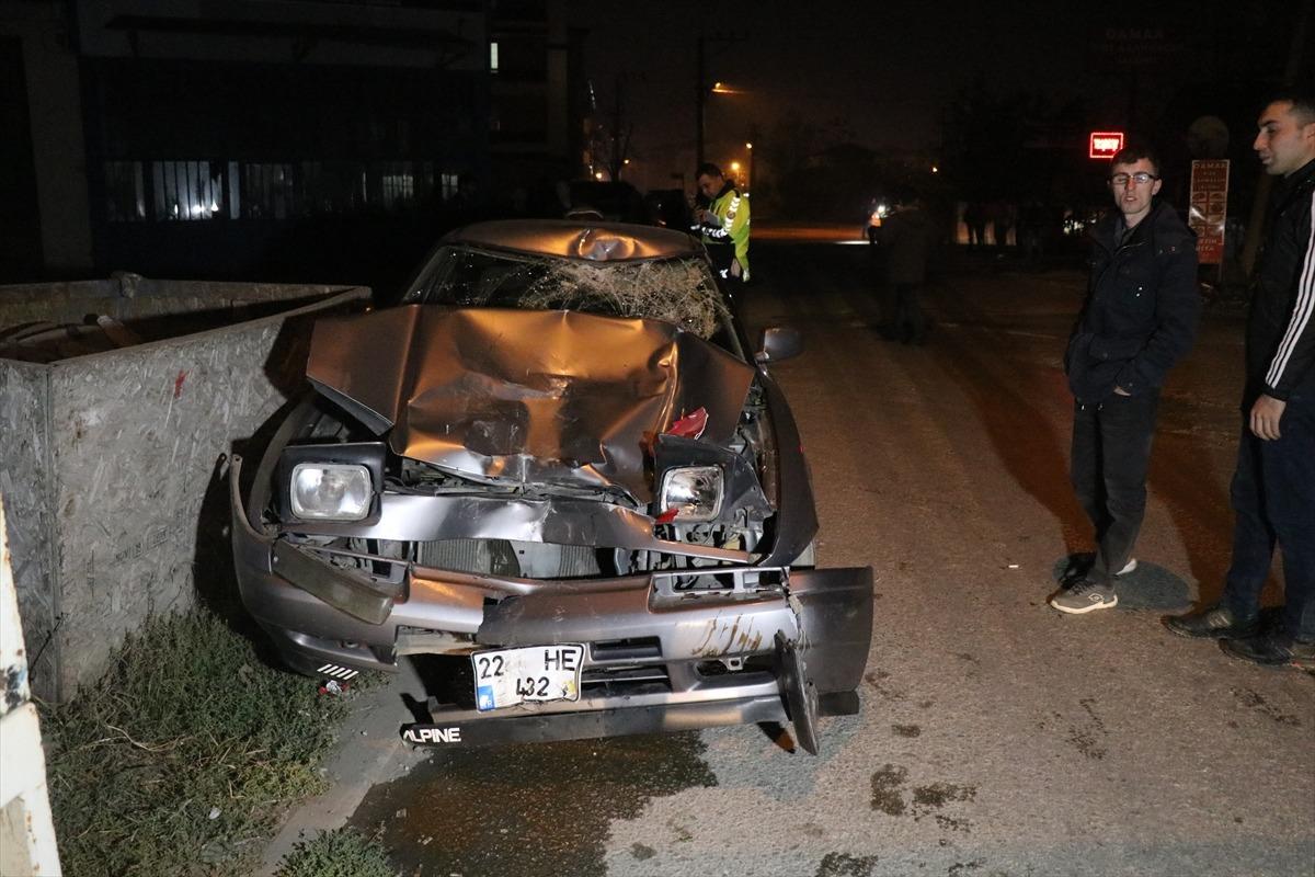 D&uuml;zce'de otomobil ile elektrikli bisiklet &ccedil;arpıştı: 3 yaralı