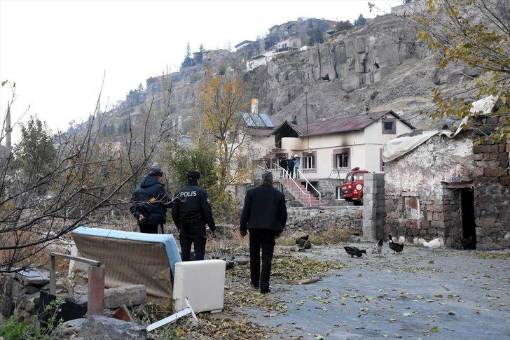 Kiracısının oturduğu evini ateşe verip kayalıklara çıktı G2