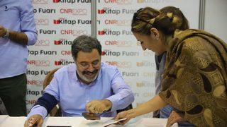 Yazar Ahmet Ümit, Mersin'de okurlarıyla buluştu