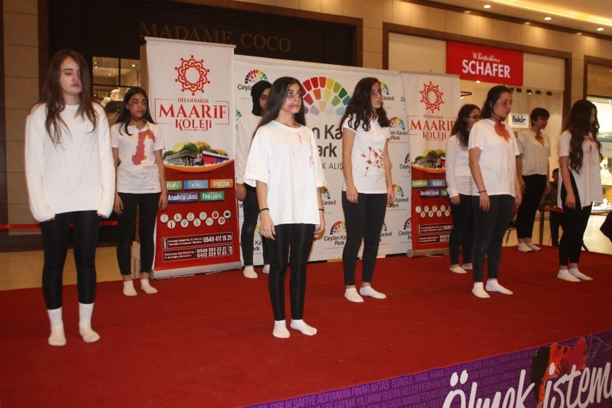 Bu sahne hem &uuml;zd&uuml; hem de utandırdı