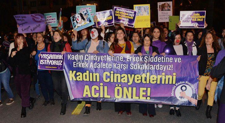 Mersin'de kadınlar şiddete karşı yürüdü G1