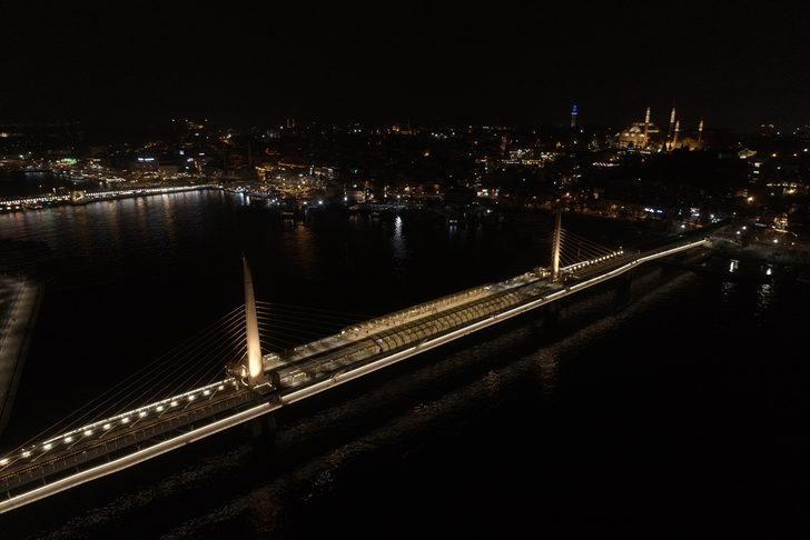 İstanbul 'Kadına yönelik şiddetle mücadele' günü için turuncuya büründü G5