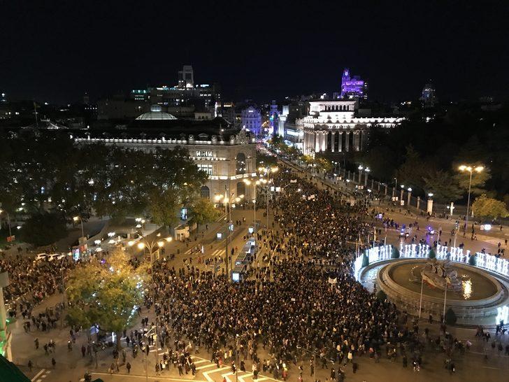 İspanyollar kadına yönelik şiddete karşı meydanlara indi G2