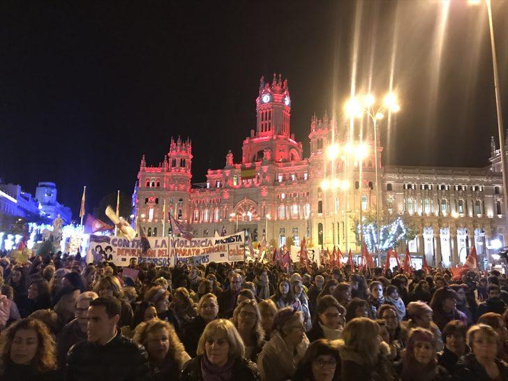 İspanyollar kadına yönelik şiddete karşı meydanlara indi G5